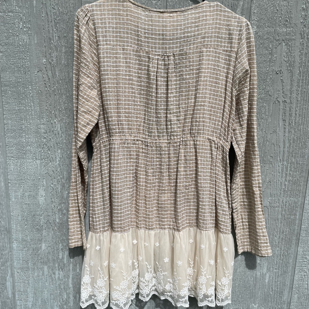 Altar'd State Beige and Cream Ruffle Lace Cardigan Sz medium - Picture 3 of 3